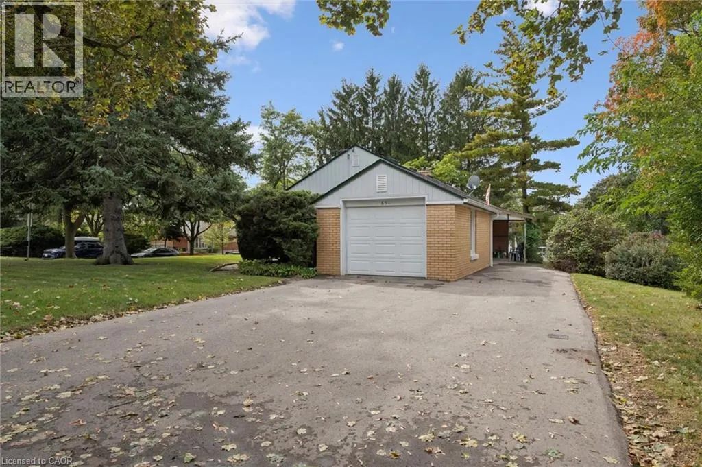 65 BELMONT Avenue W