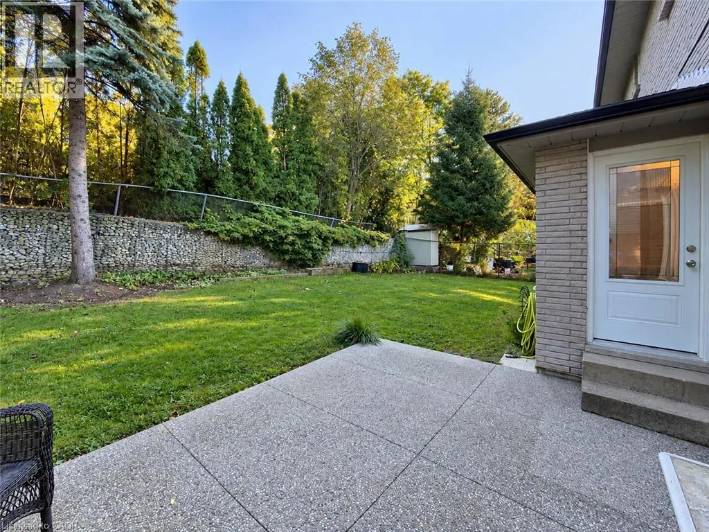 12 SUNDROP Court