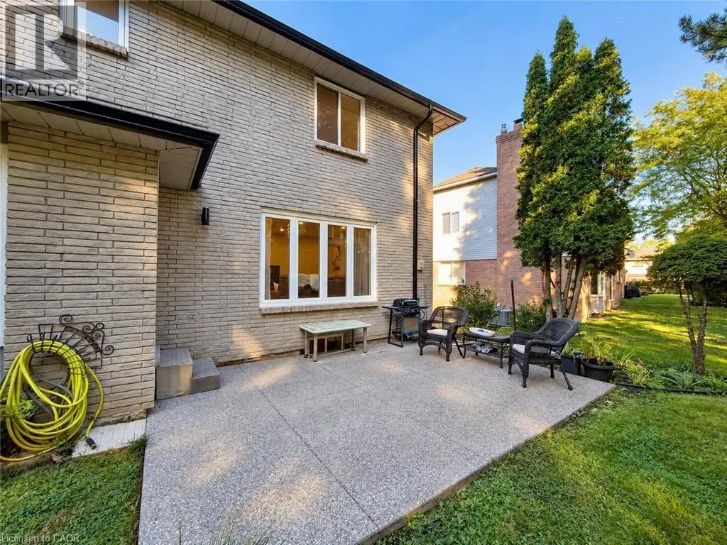 12 SUNDROP Court