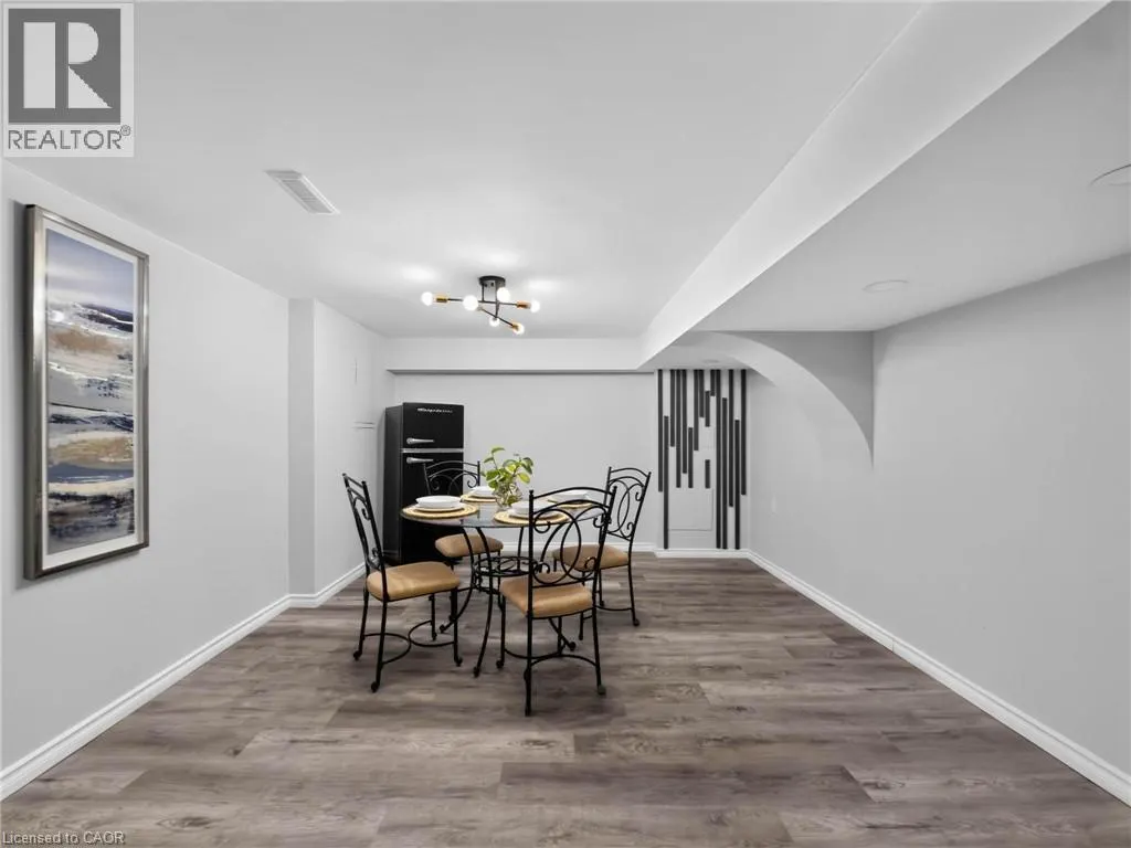 12 SUNDROP Court