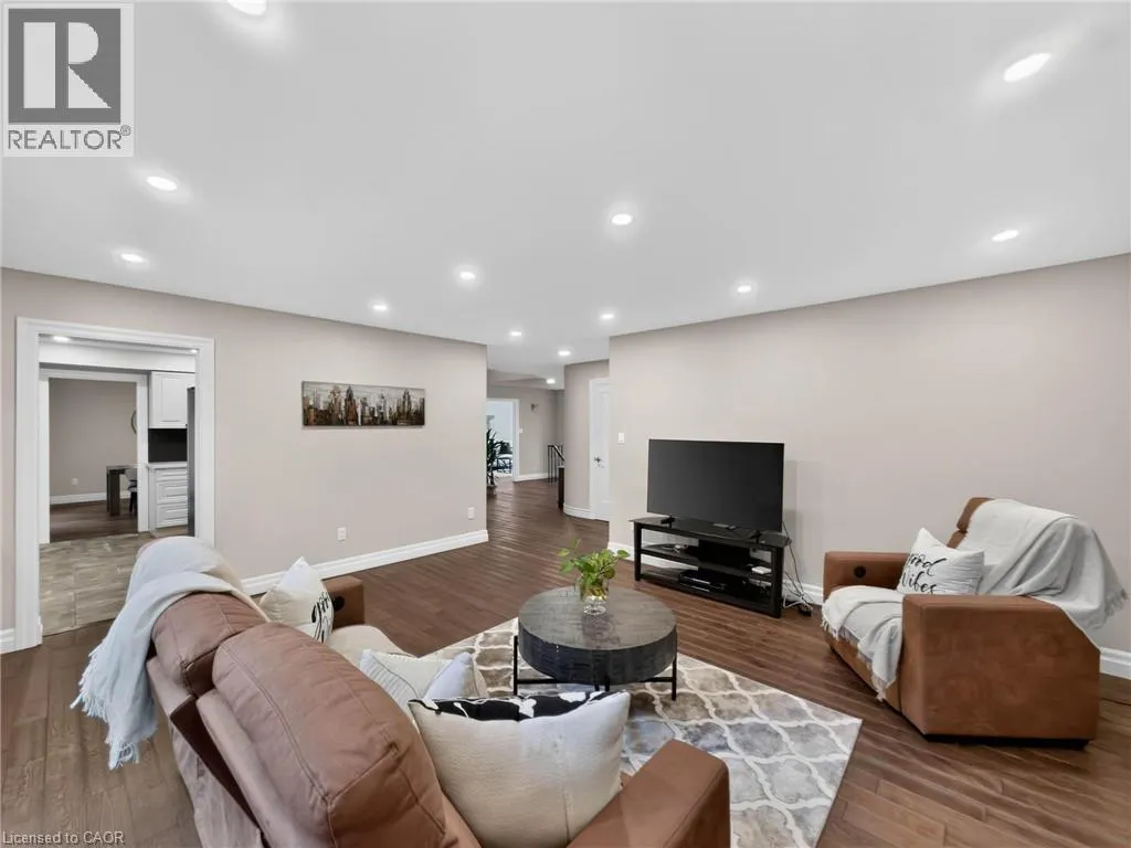12 SUNDROP Court