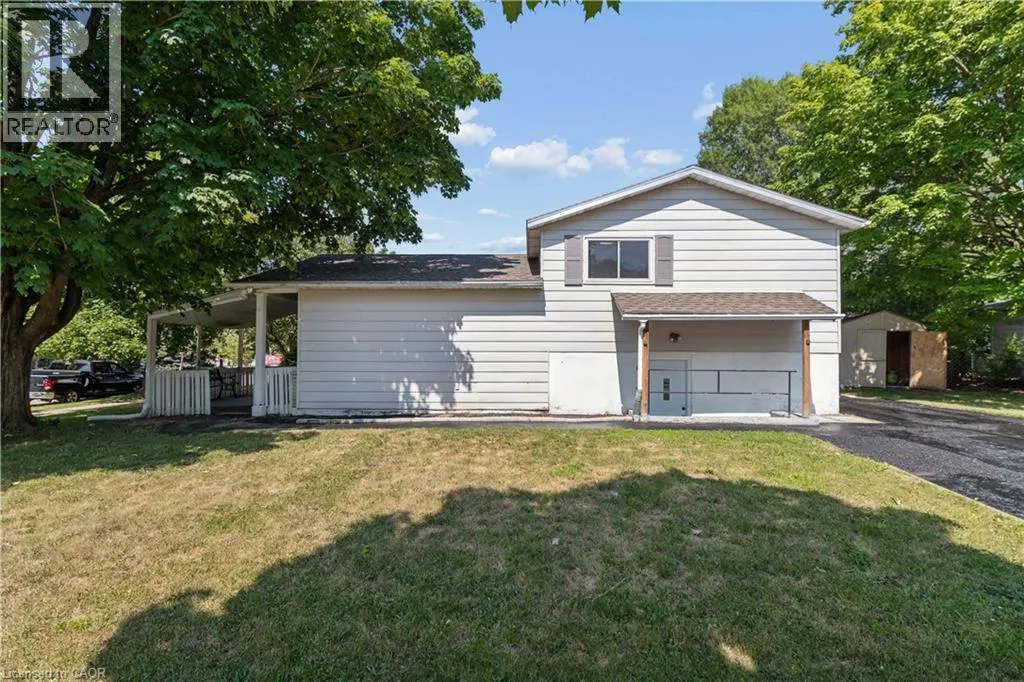 74 HELENE Crescent