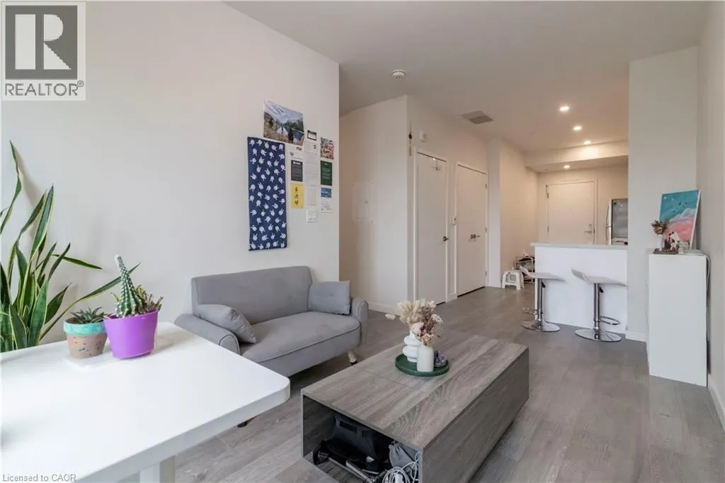 690 KING Street W Unit# 519 #519