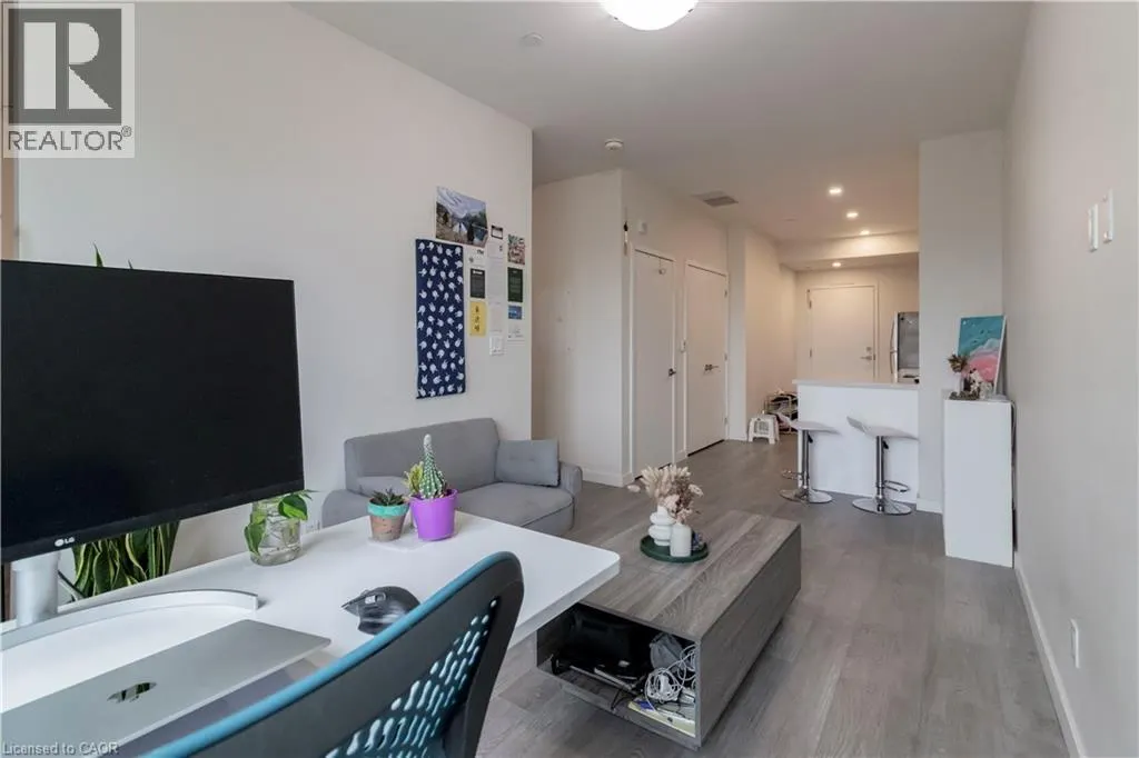 690 KING Street W Unit# 519 #519