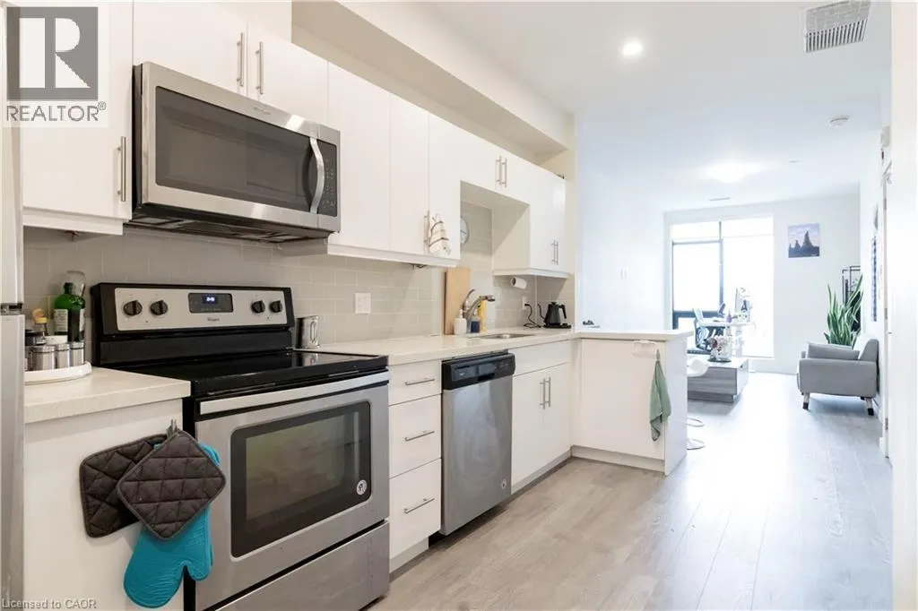 690 KING Street W Unit# 519 #519