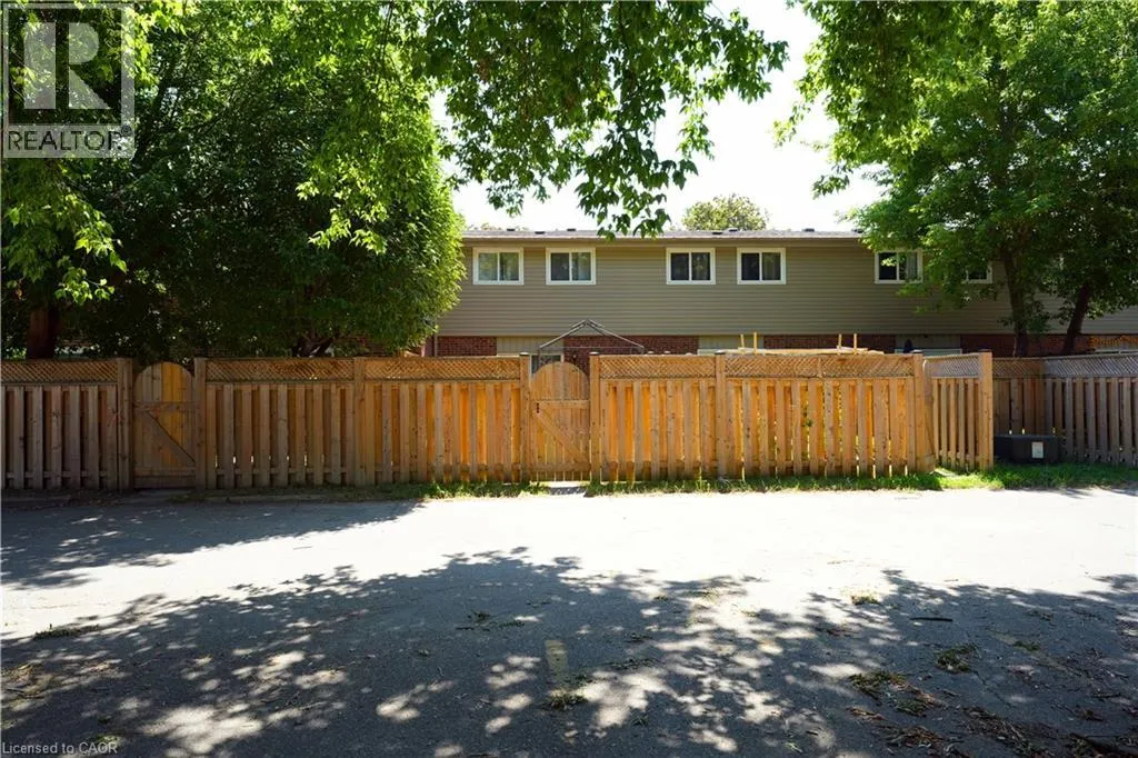 136 JANSEN Avenue