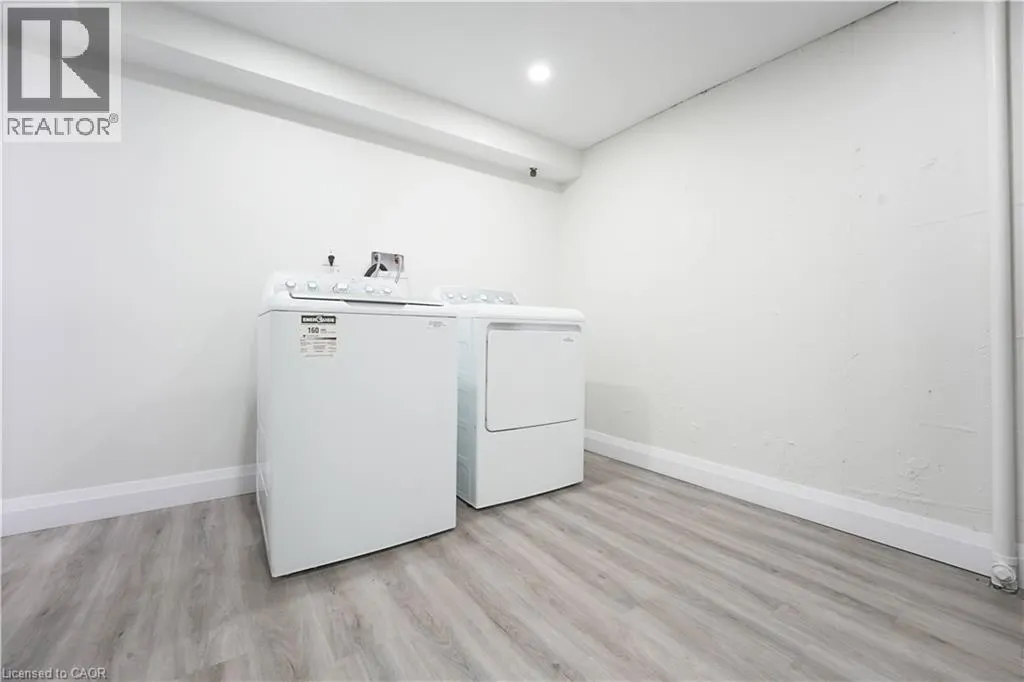 136 JANSEN Avenue