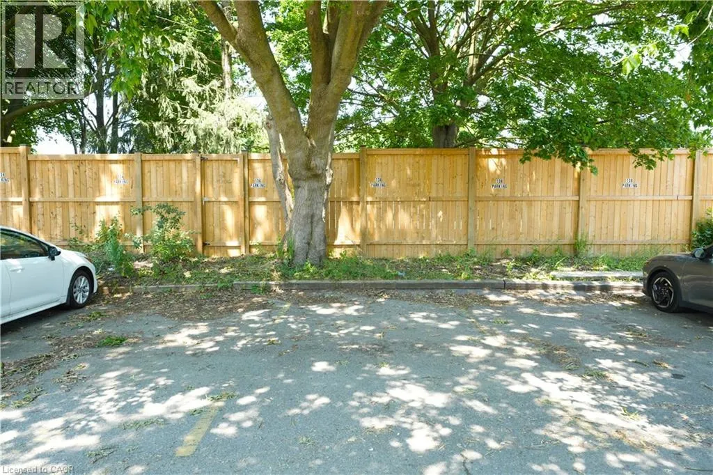 136 JANSEN Avenue