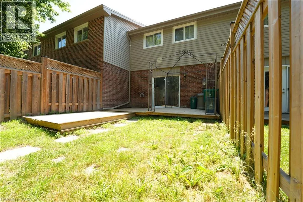 136 JANSEN Avenue