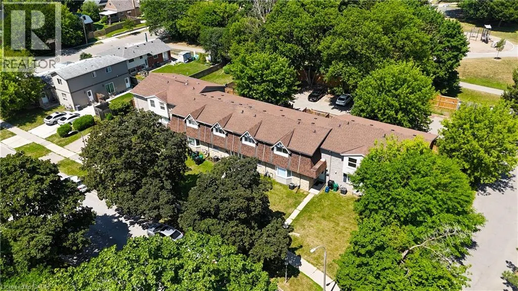 136 JANSEN Avenue