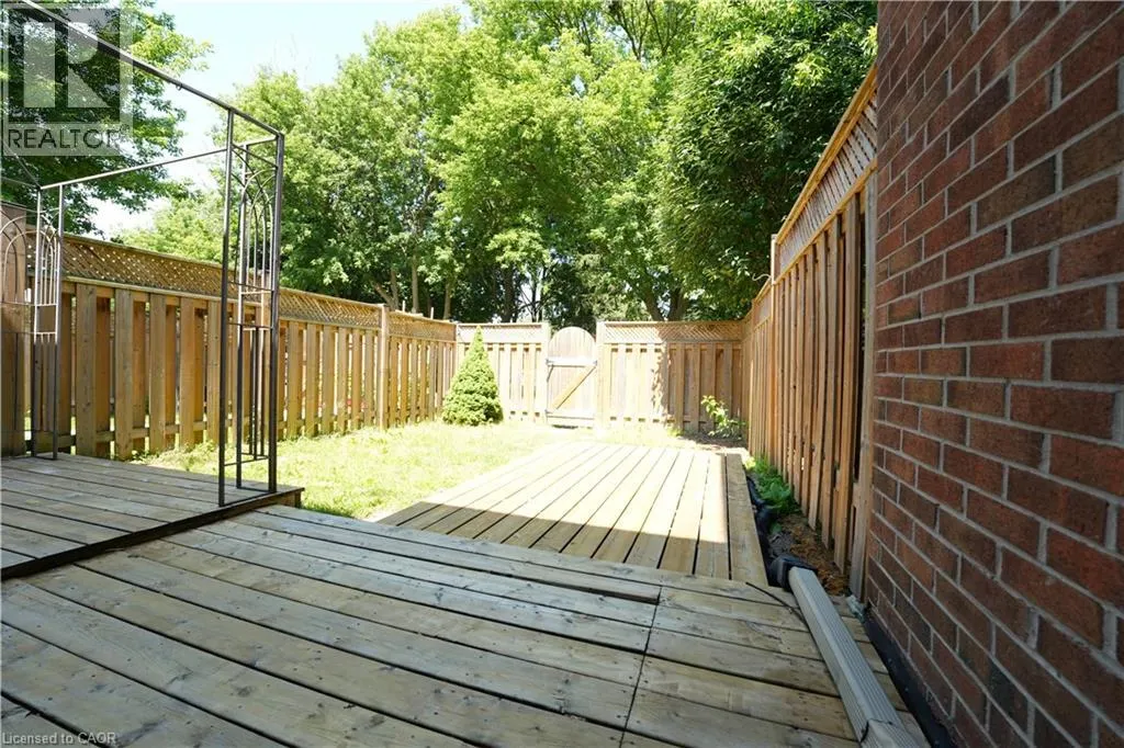 136 JANSEN Avenue