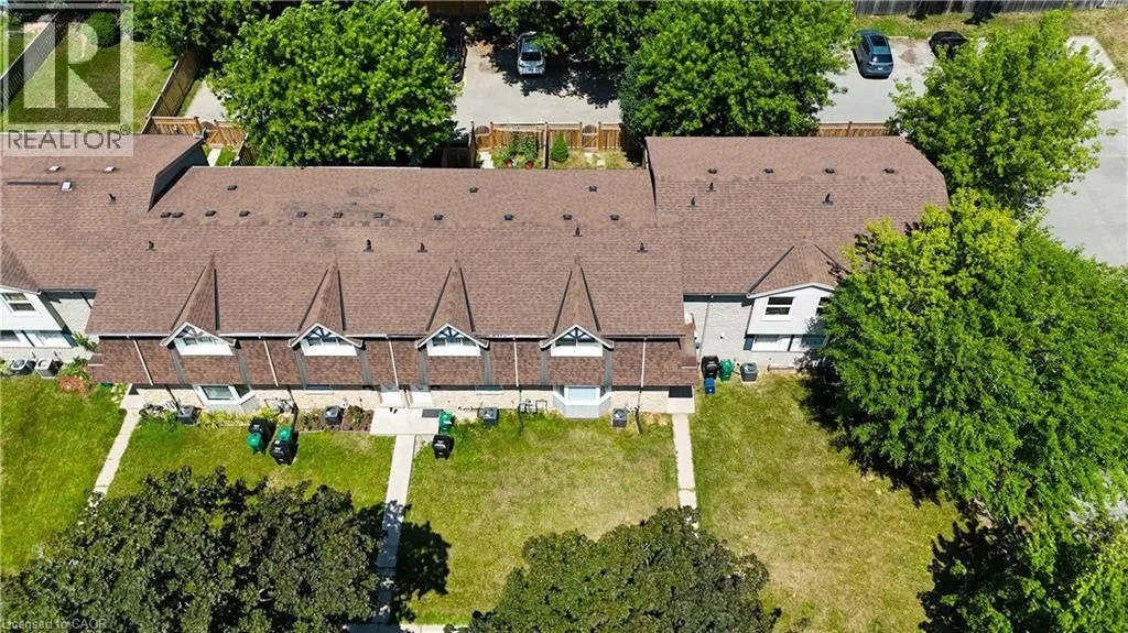 136 JANSEN Avenue