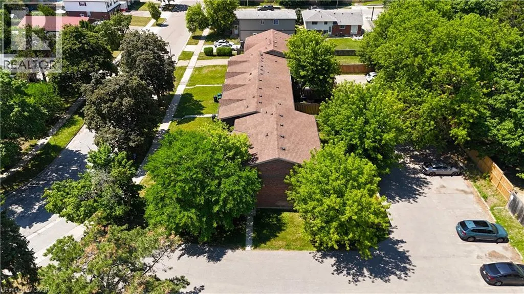 136 JANSEN Avenue