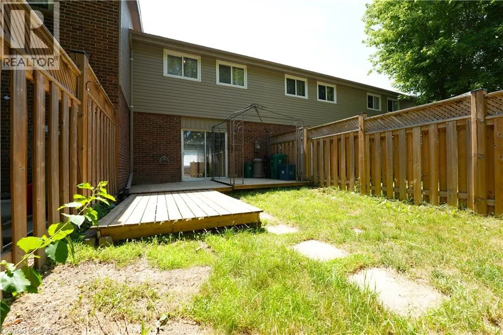 136 JANSEN Avenue