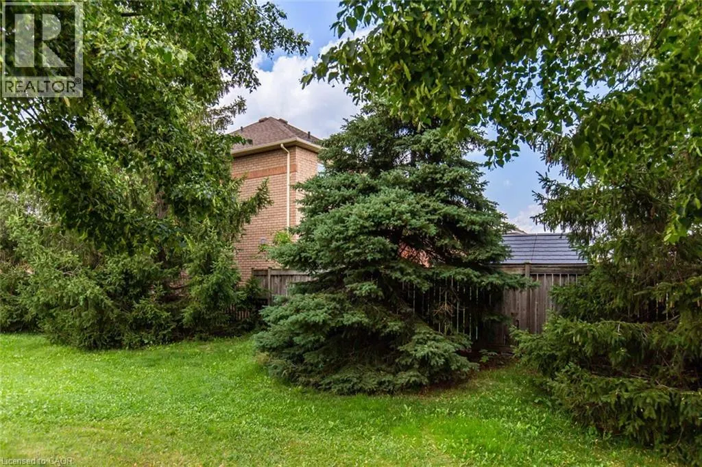 109 PEACHWOOD Crescent