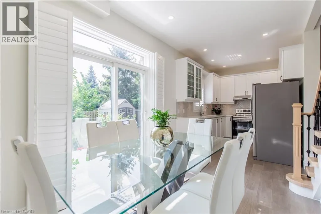 109 PEACHWOOD Crescent