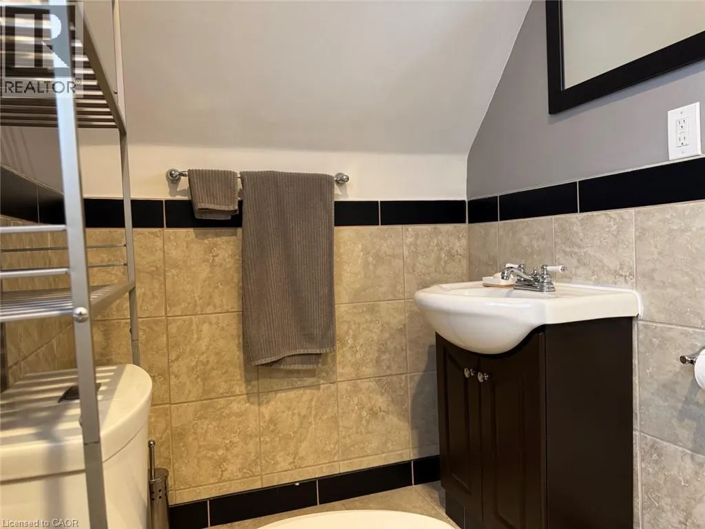 166 CEDARDALE Avenue Unit# A #A