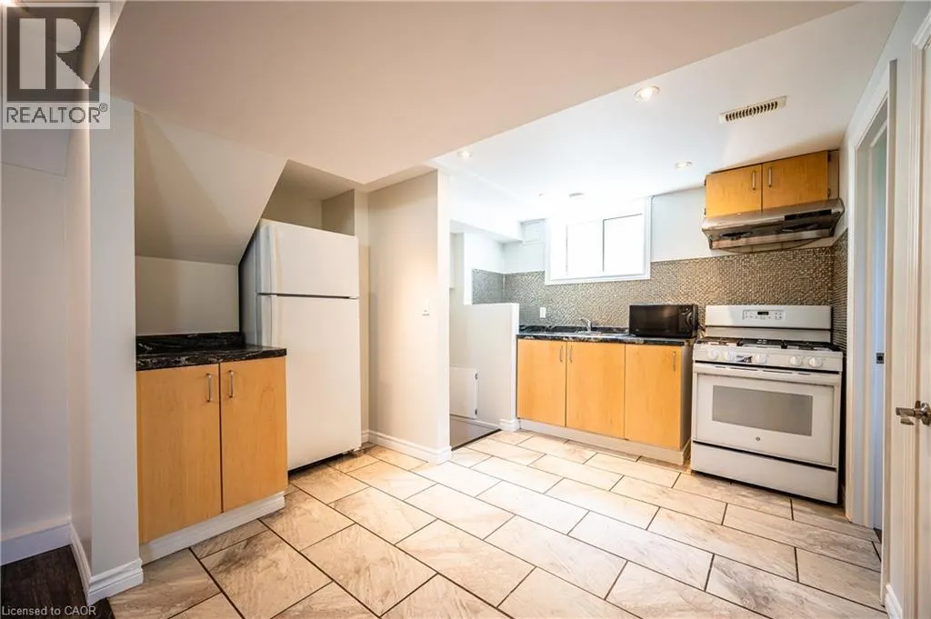 66 BELWOOD Crescent