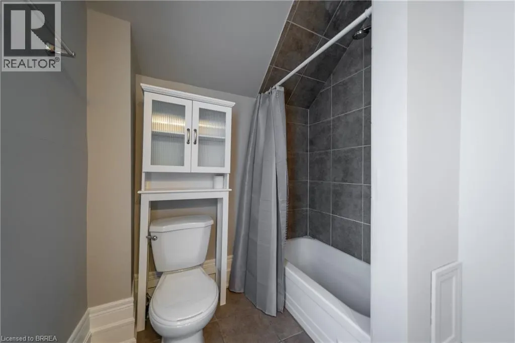 76 RICHMOND Street Unit# A #A