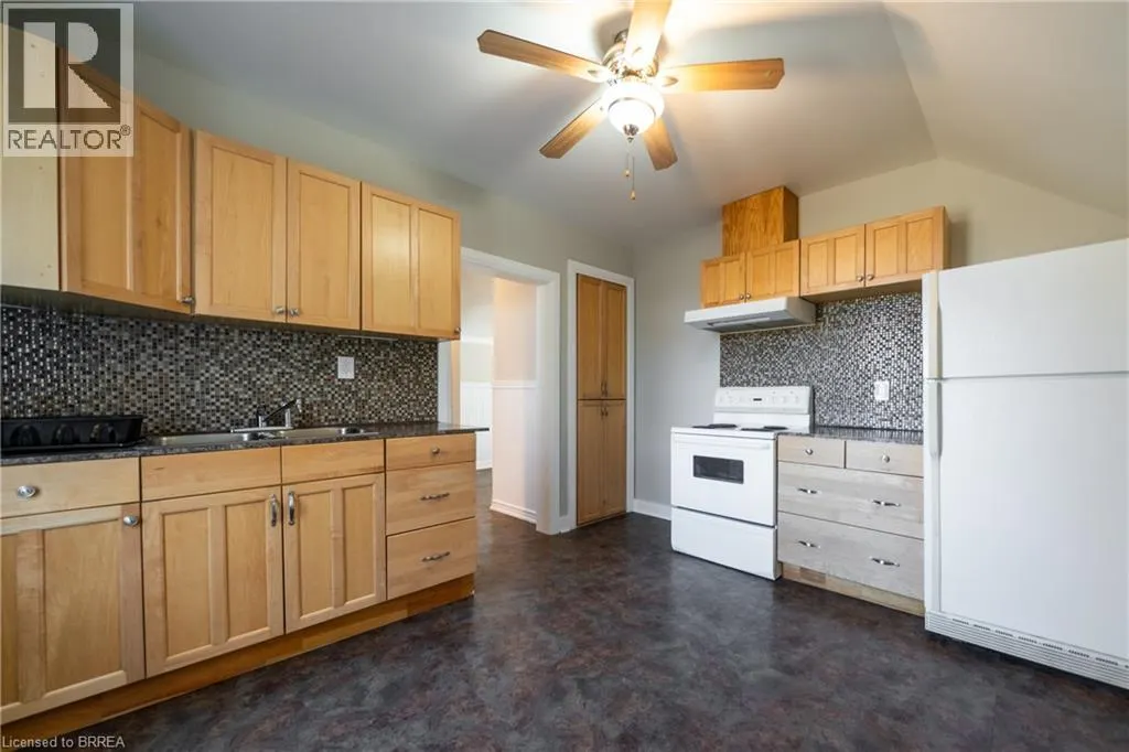 76 RICHMOND Street Unit# A #A