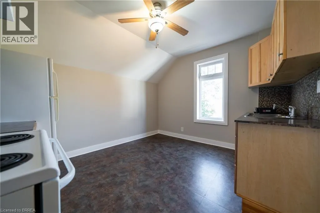 76 RICHMOND Street Unit# A #A