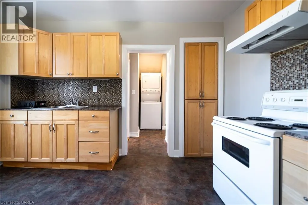 76 RICHMOND Street Unit# A #A
