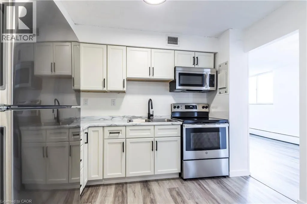 975 WARWICK Court Unit# 908 #908