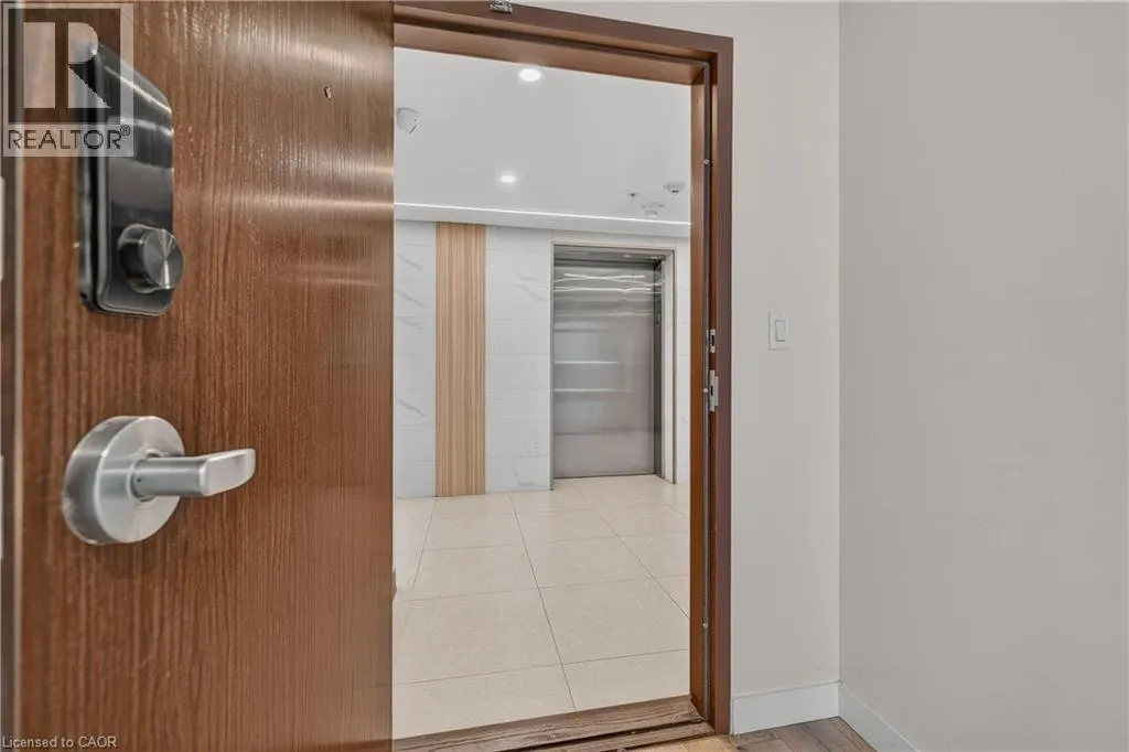 60 FREDERICK Street Unit# 611 #611