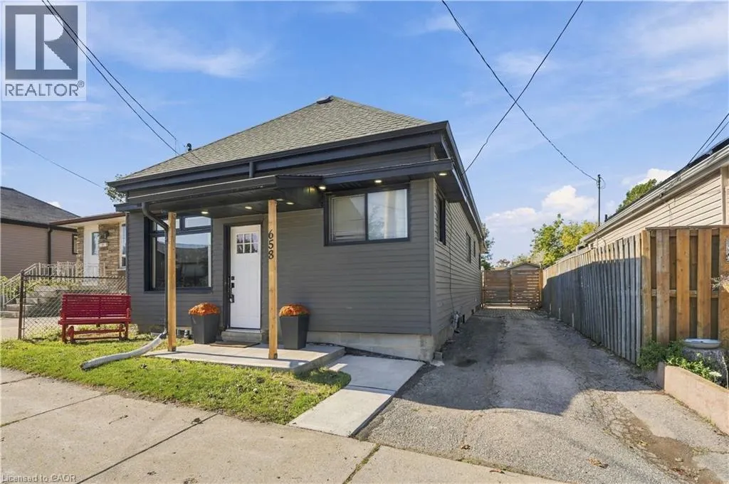 658 UPPER WELLINGTON Street