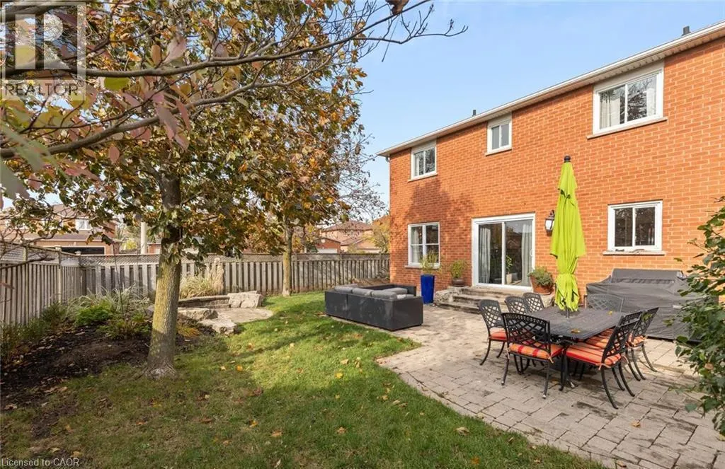 467 HEDGEROW Lane
