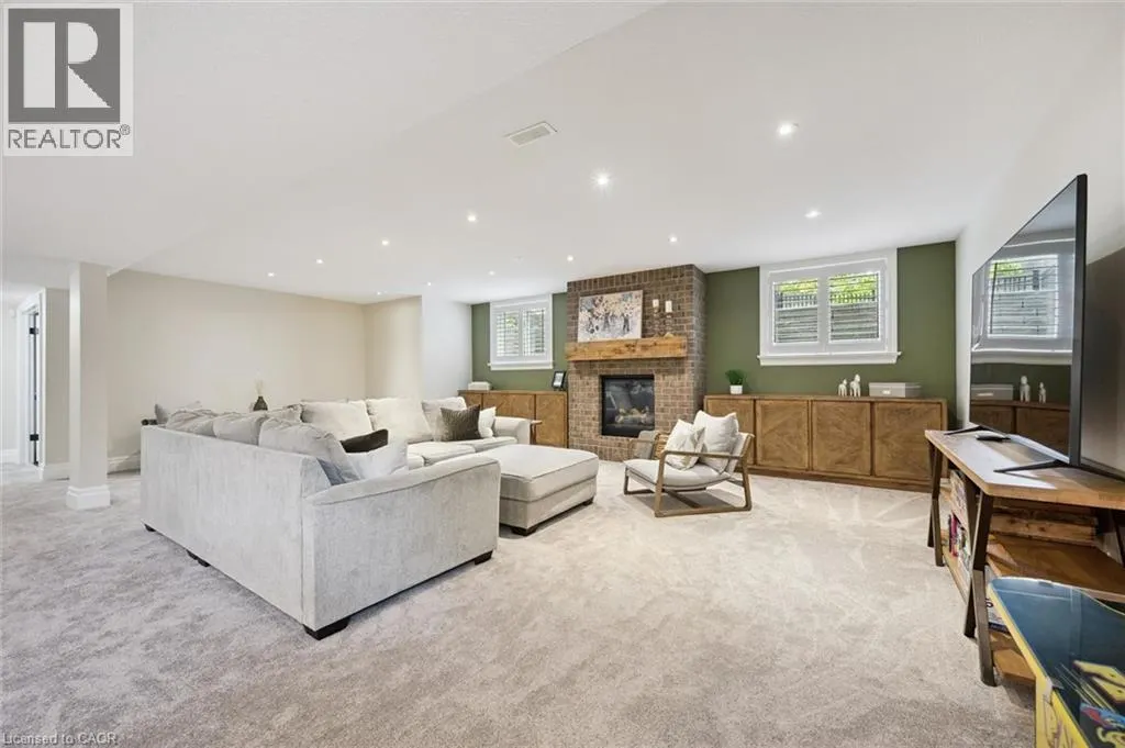 311 TERRACE WOOD Crescent