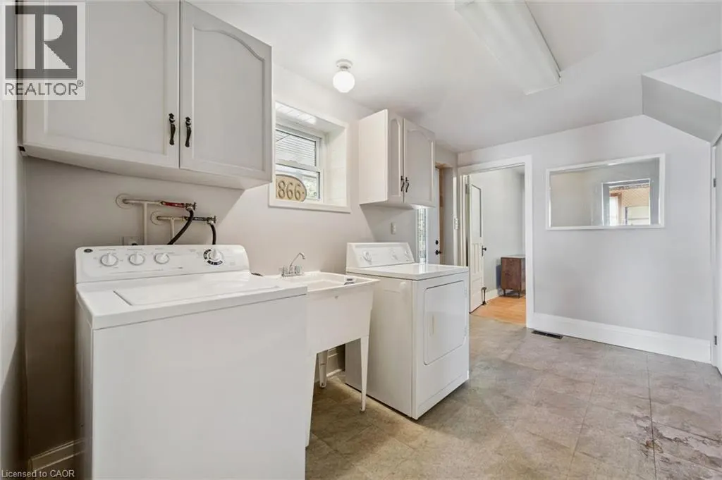 88 ARTHUR Street S