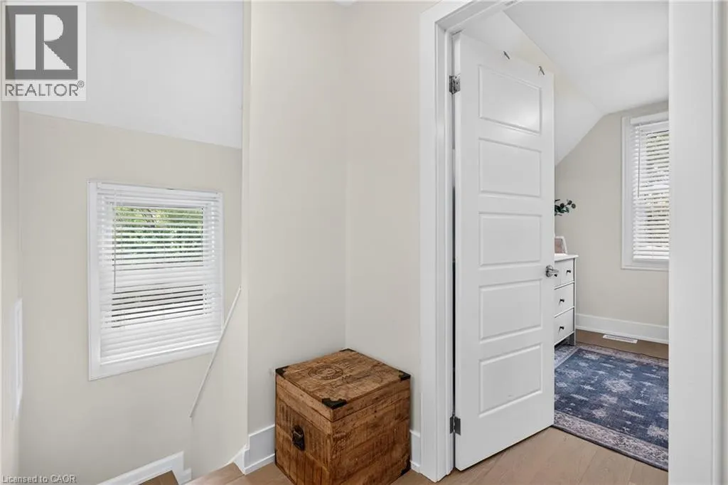 2223 GLENWOOD SCHOOL Drive