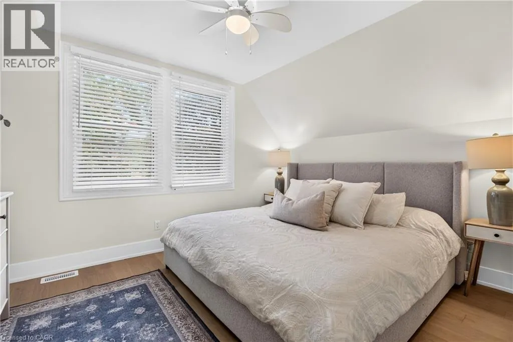 2223 GLENWOOD SCHOOL Drive