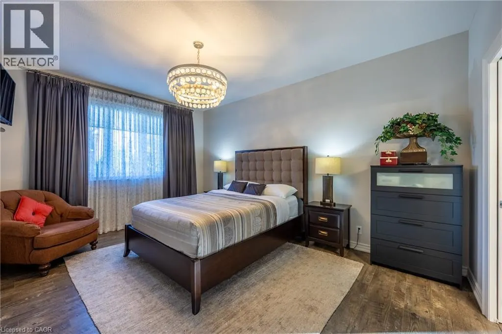 135 NEW LAKESHORE Road