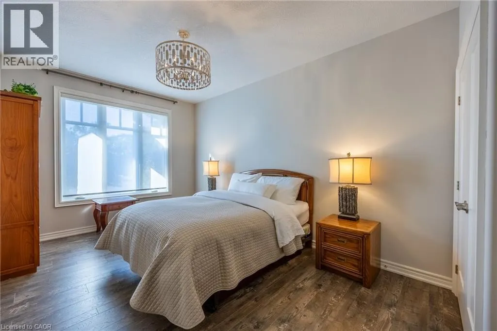 135 NEW LAKESHORE Road