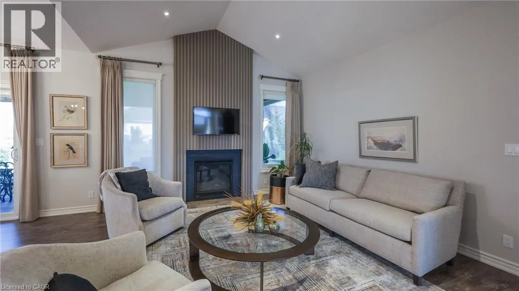 135 NEW LAKESHORE Road