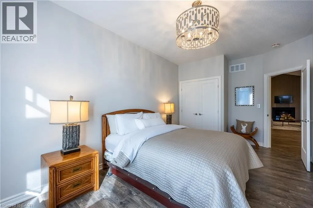 135 NEW LAKESHORE Road