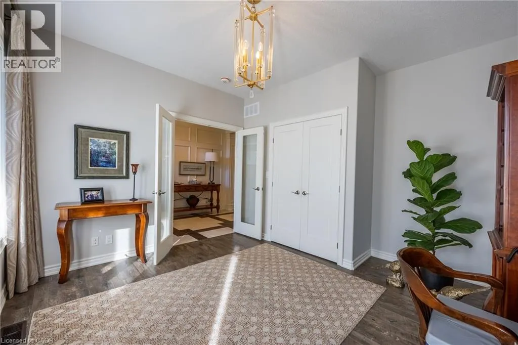 135 NEW LAKESHORE Road