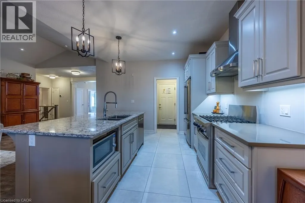 135 NEW LAKESHORE Road