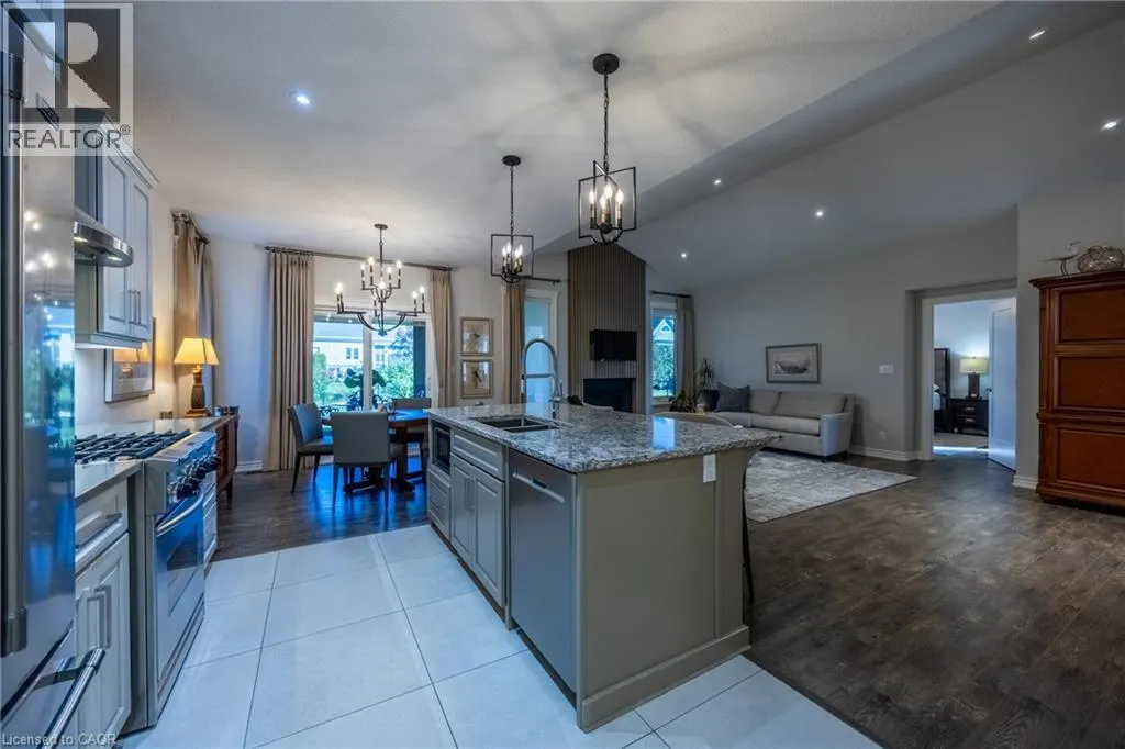 135 NEW LAKESHORE Road