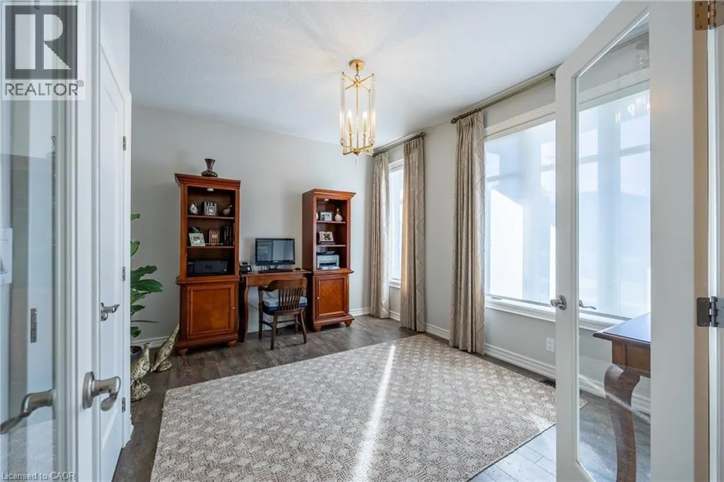 135 NEW LAKESHORE Road