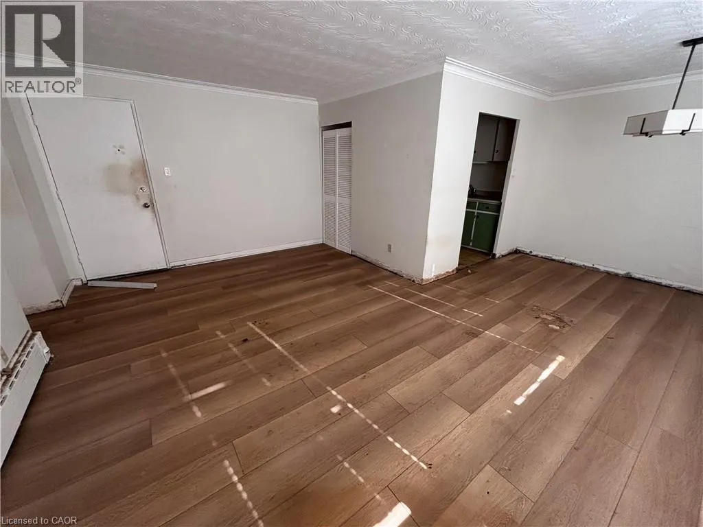 2054 COURTLAND Drive Unit# 404 #404