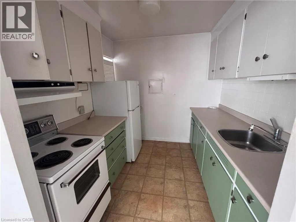 2054 COURTLAND Drive Unit# 404 #404