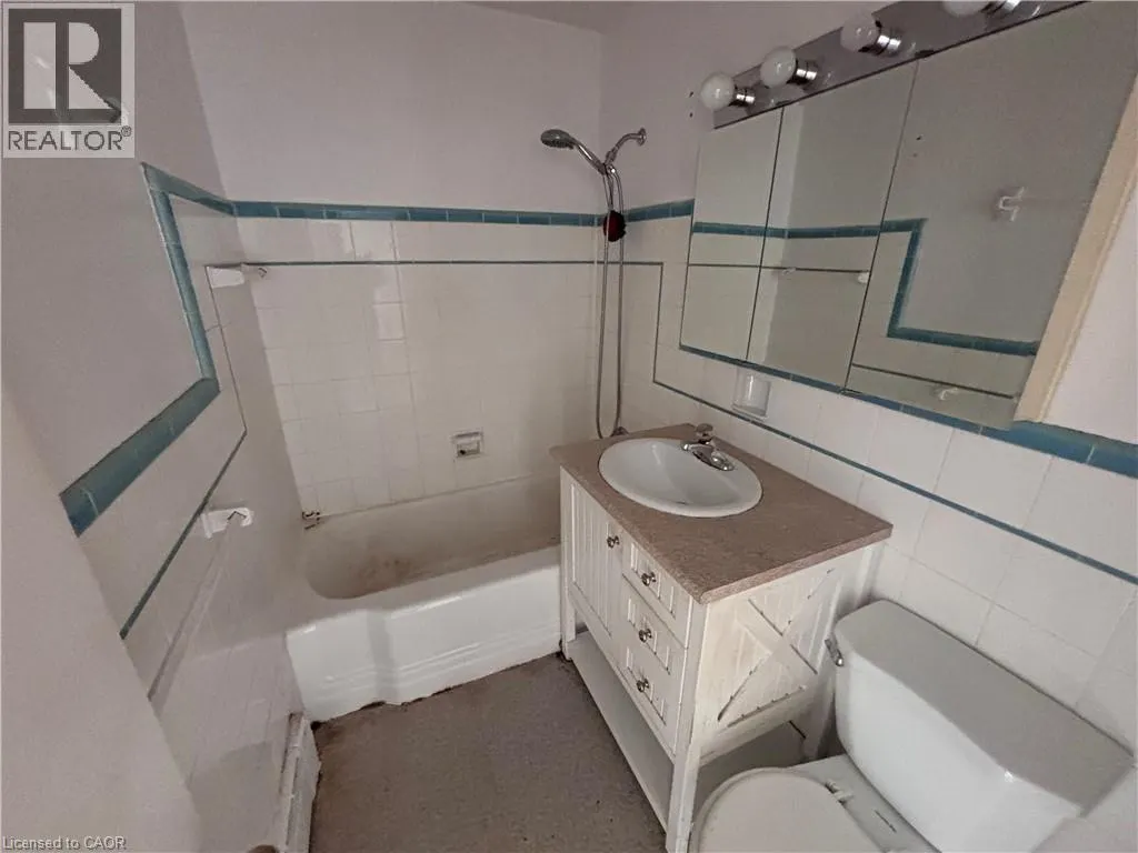 2054 COURTLAND Drive Unit# 404 #404