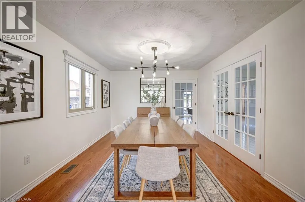 29 NAPOLEON Drive
