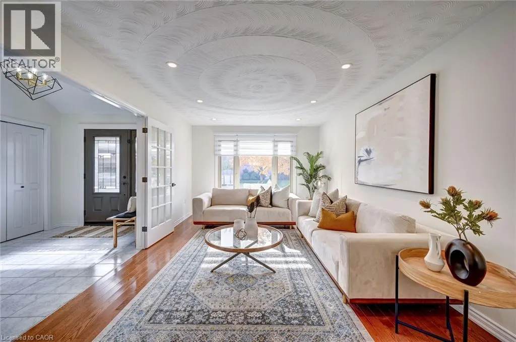 29 NAPOLEON Drive