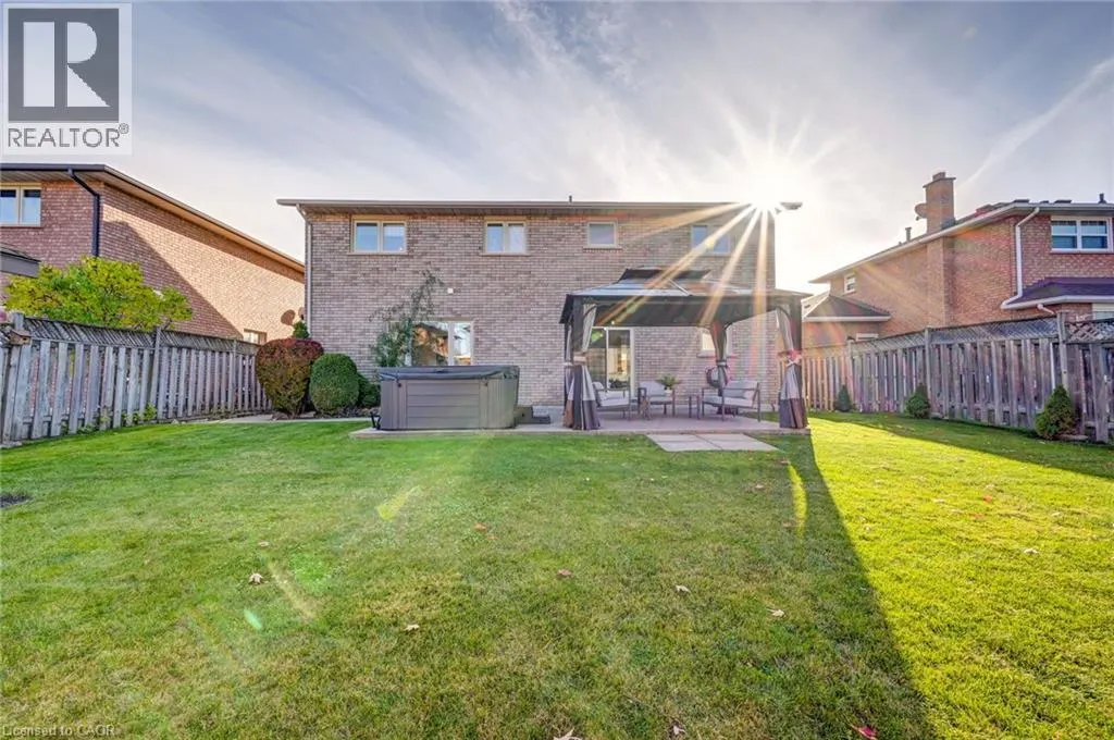 29 NAPOLEON Drive