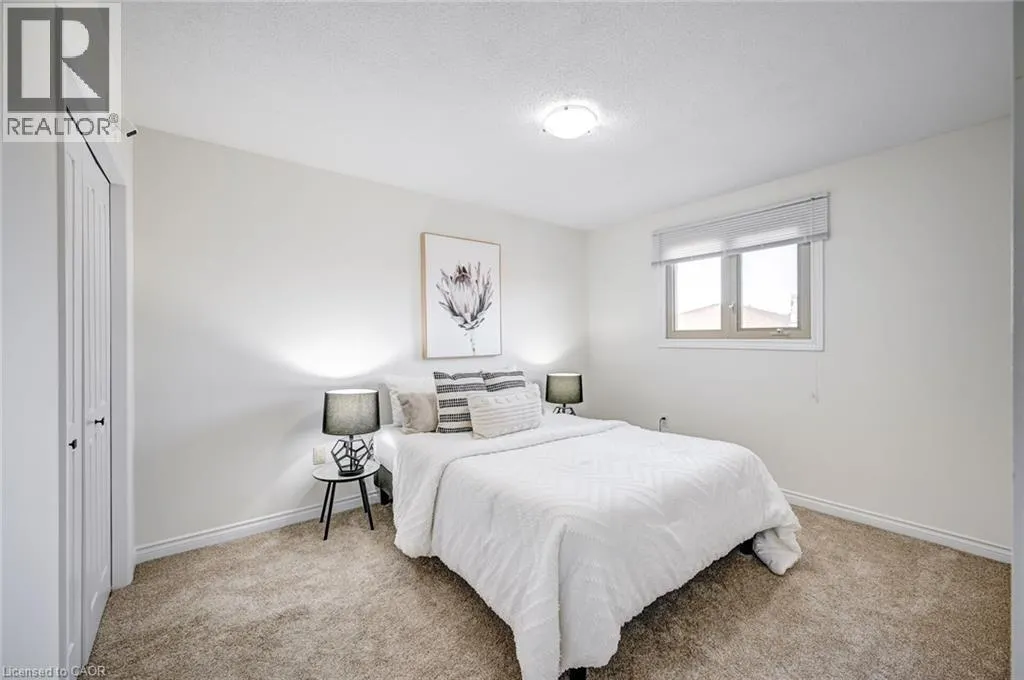 29 NAPOLEON Drive
