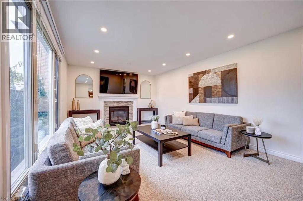 29 NAPOLEON Drive